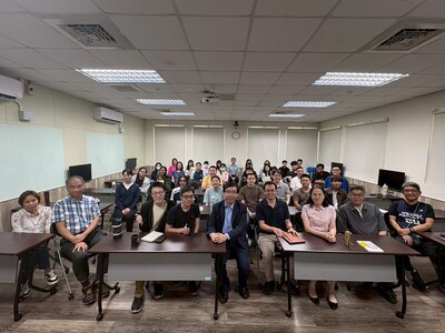 【20260513精準所】國立陽明交通大學生物藥學研究所-黃奇英教授圖片(另開新視窗)